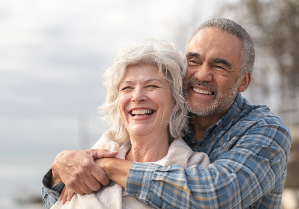 senior couple smiling 